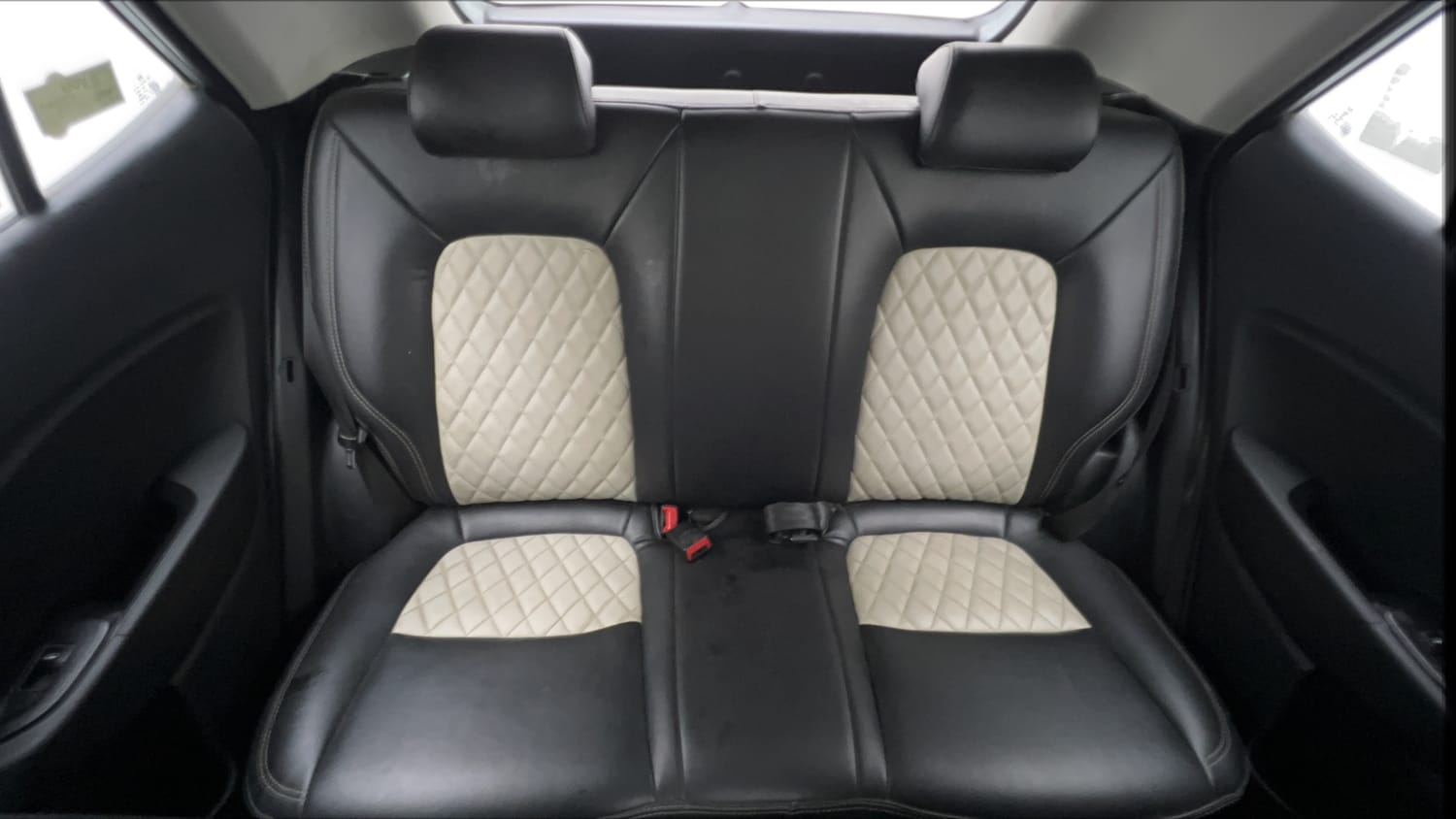 Used 2020 Hyundai Venue SX Plus 1.0 Turbo DCT Petrol Automatic interior REAR SEAT CONDITION VIEW