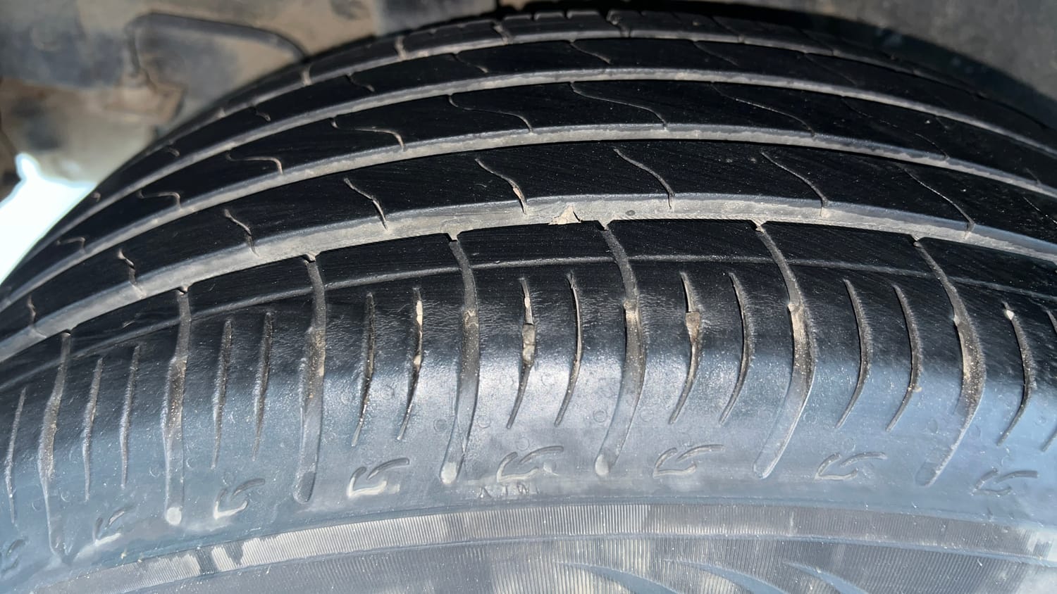 Used 2020 Hyundai Venue SX Plus 1.0 Turbo DCT Petrol Automatic tyres RIGHT REAR TYRE TREAD VIEW