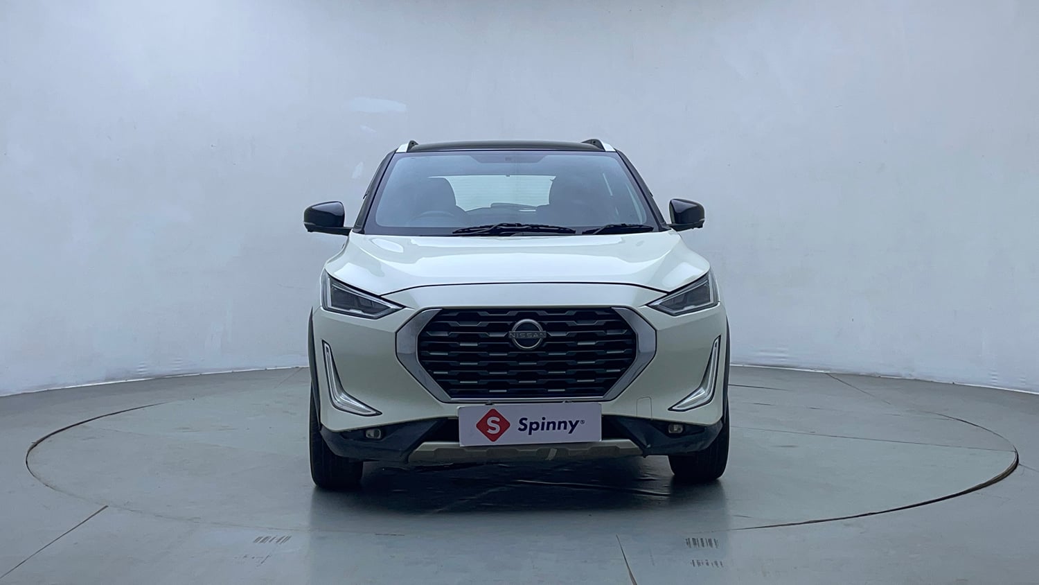 Used 2022 Nissan Magnite XV Premium Turbo CVT Dual Tone Petrol Automatic exterior FRONT VIEW