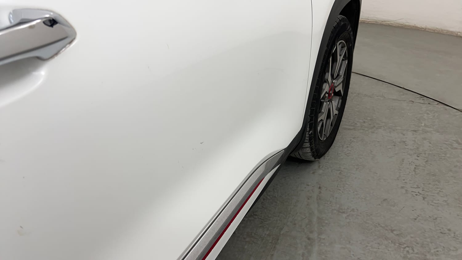 Used 2023 Kia Seltos GTX Plus 1.4 Petrol Manual dents MINOR SCRATCH