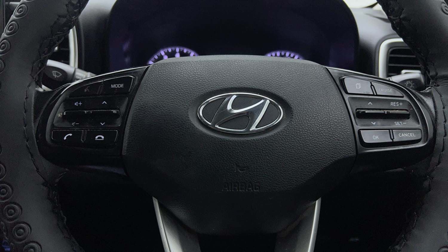 Used 2020 Hyundai Venue SX Plus 1.0 Turbo DCT Petrol Automatic top_features Airbags