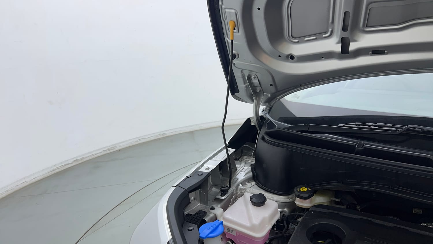 Used 2025 Kia Syros HTX Plus (O) 1.5 Diesel 6AT Diesel Automatic engine ENGINE RIGHT SIDE HINGE & APRON VIEW