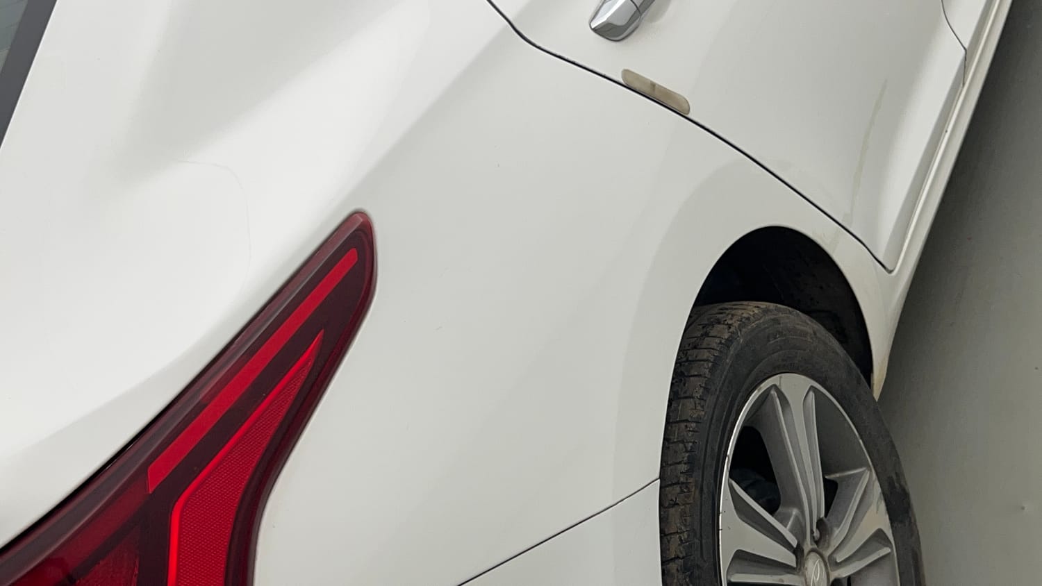 Used 2019 Hyundai Verna SX (O)1.6 VTVT Petrol Manual dents MINOR DENT