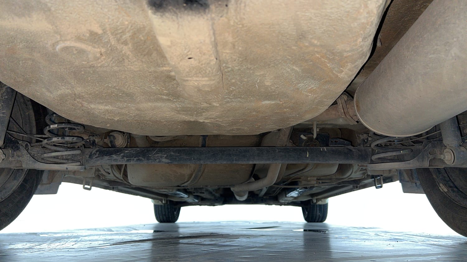 Used 2023 Maruti Suzuki Ciaz Sigma 1.5 Petrol Manual extra REAR UNDERBODY VIEW (TAKEN FROM REAR)