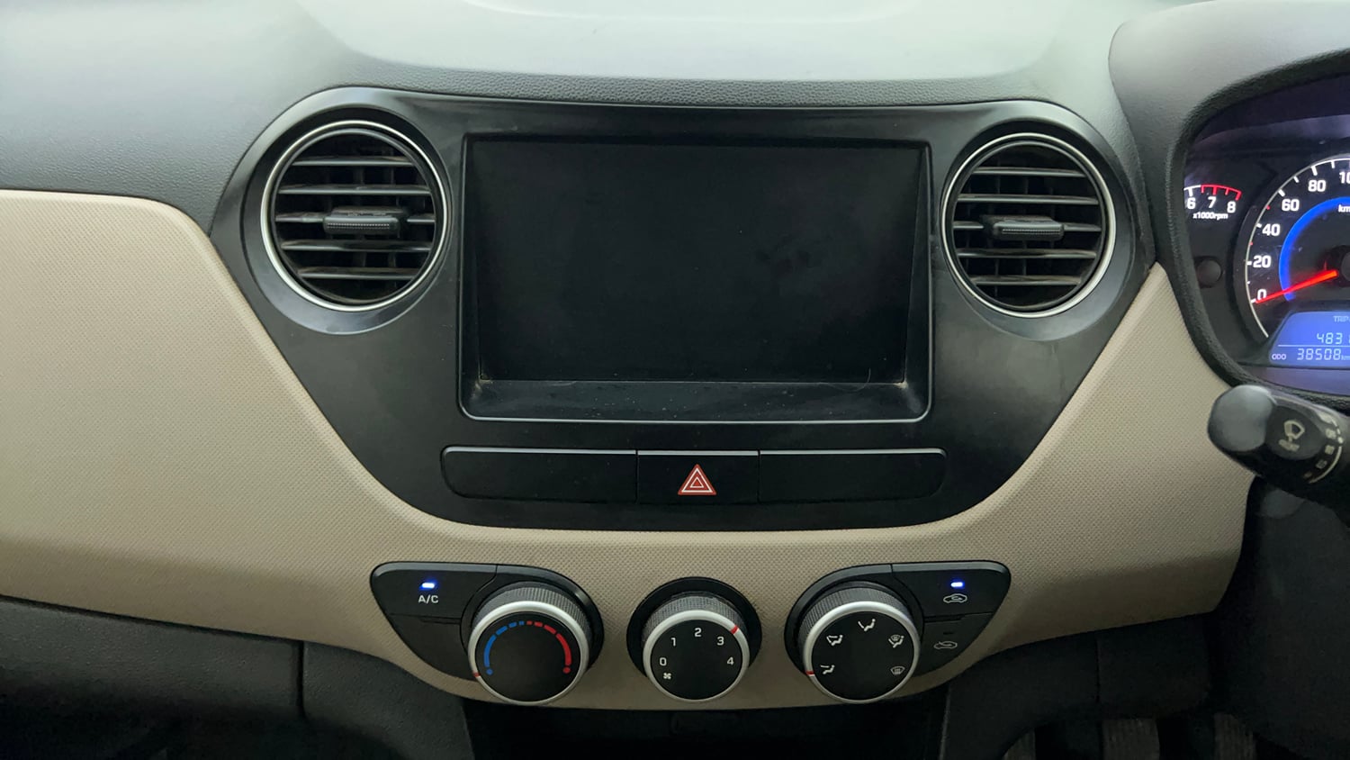 Used 2017 Hyundai Grand i10 Magna 1.2 Kappa VTVT Petrol Manual interior MUSIC SYSTEM & AC CONTROL VIEW