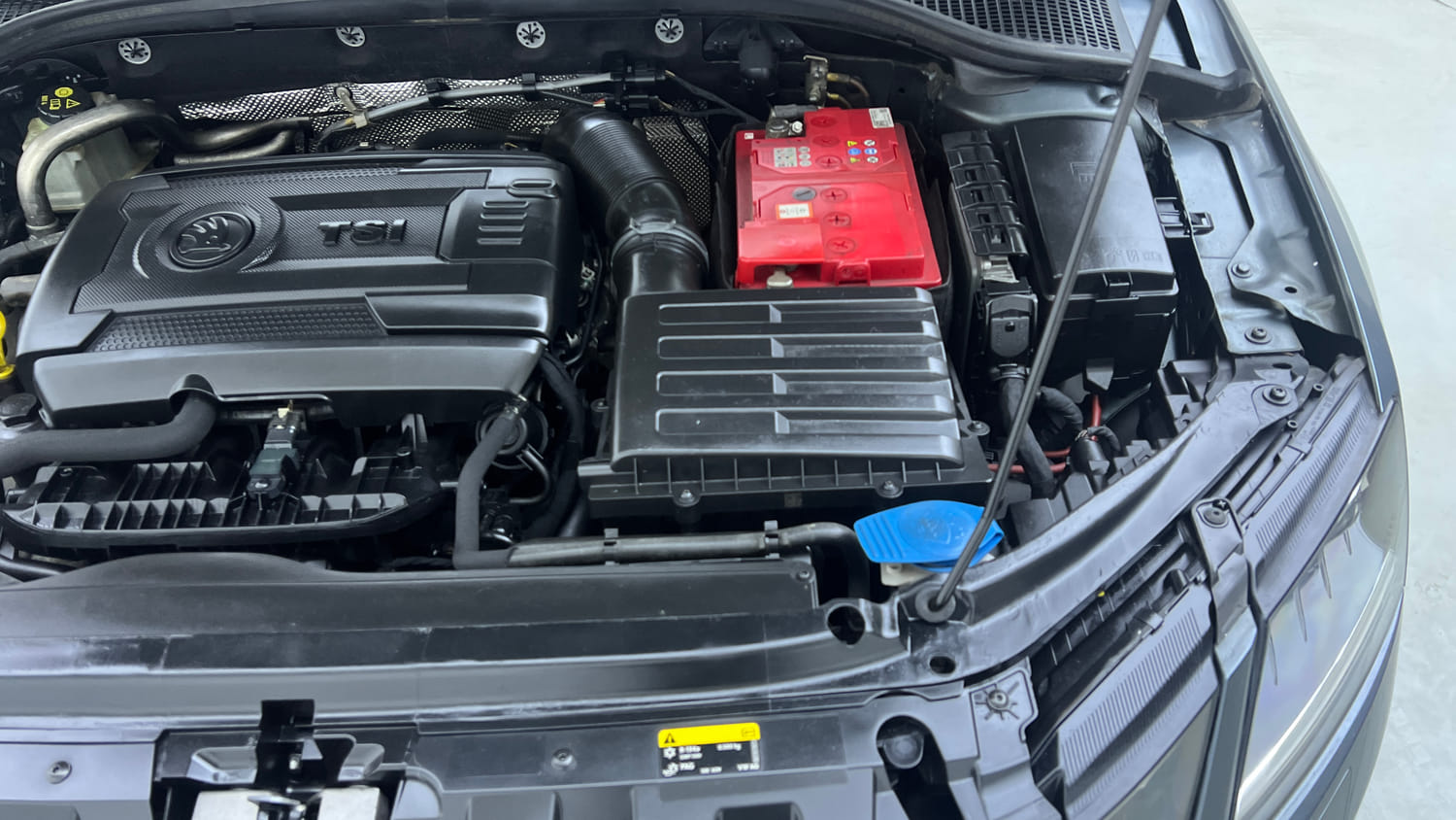 Used 2018 Skoda Octavia 1.8 TSI L&K Petrol Automatic engine ENGINE LEFT SIDE VIEW