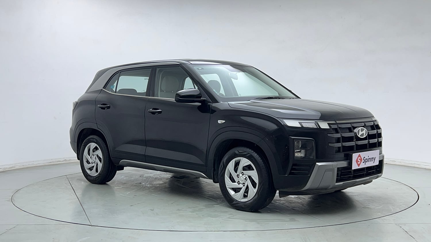 Used 2024 Hyundai Creta 1.5 MPi Petrol MT EX Petrol Manual exterior RIGHT FRONT CORNER VIEW
