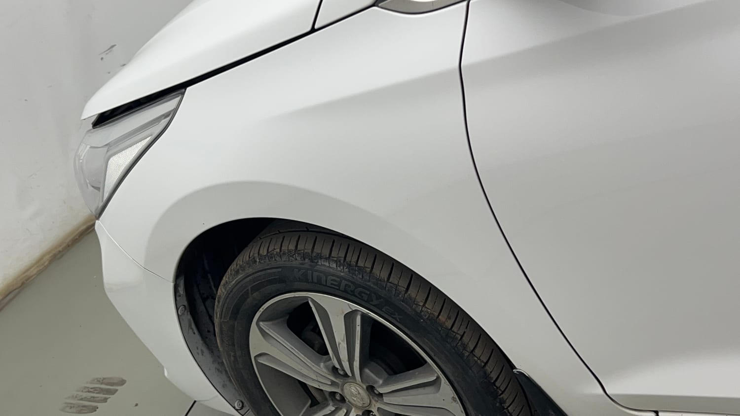 Used 2019 Hyundai Verna SX (O)1.6 VTVT Petrol Manual dents MINOR SCRATCH