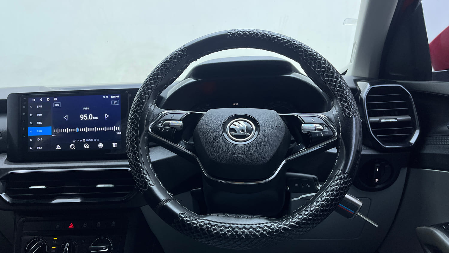 Used 2025 Skoda Kylaq Signature Petrol Manual interior STEERING VIEW