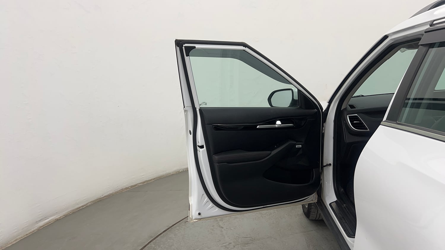 Used 2023 Kia Seltos GTX Plus 1.4 Petrol Manual interior LEFT FRONT DOOR OPEN VIEW