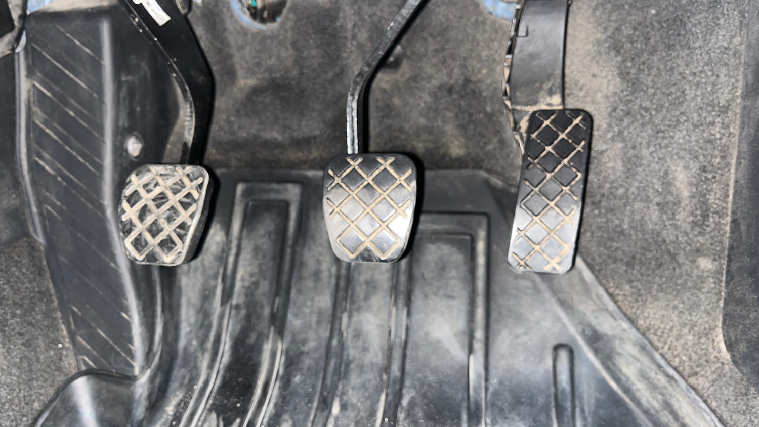 Used 2025 Skoda Kylaq Signature Petrol Manual interior PEDALS VIEW