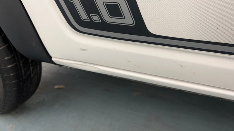 Used 2021 Renault Kwid RXT 1.0 Opt Petrol Manual dents MINOR DENT