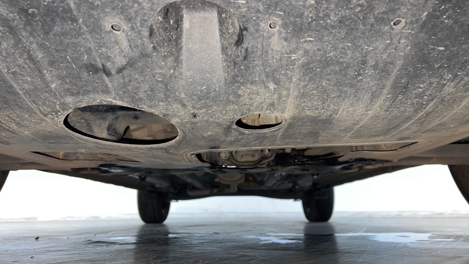 Used 2024 Hyundai Creta 1.5 MPi Petrol MT EX Petrol Manual extra FRONT LEFT UNDERBODY VIEW