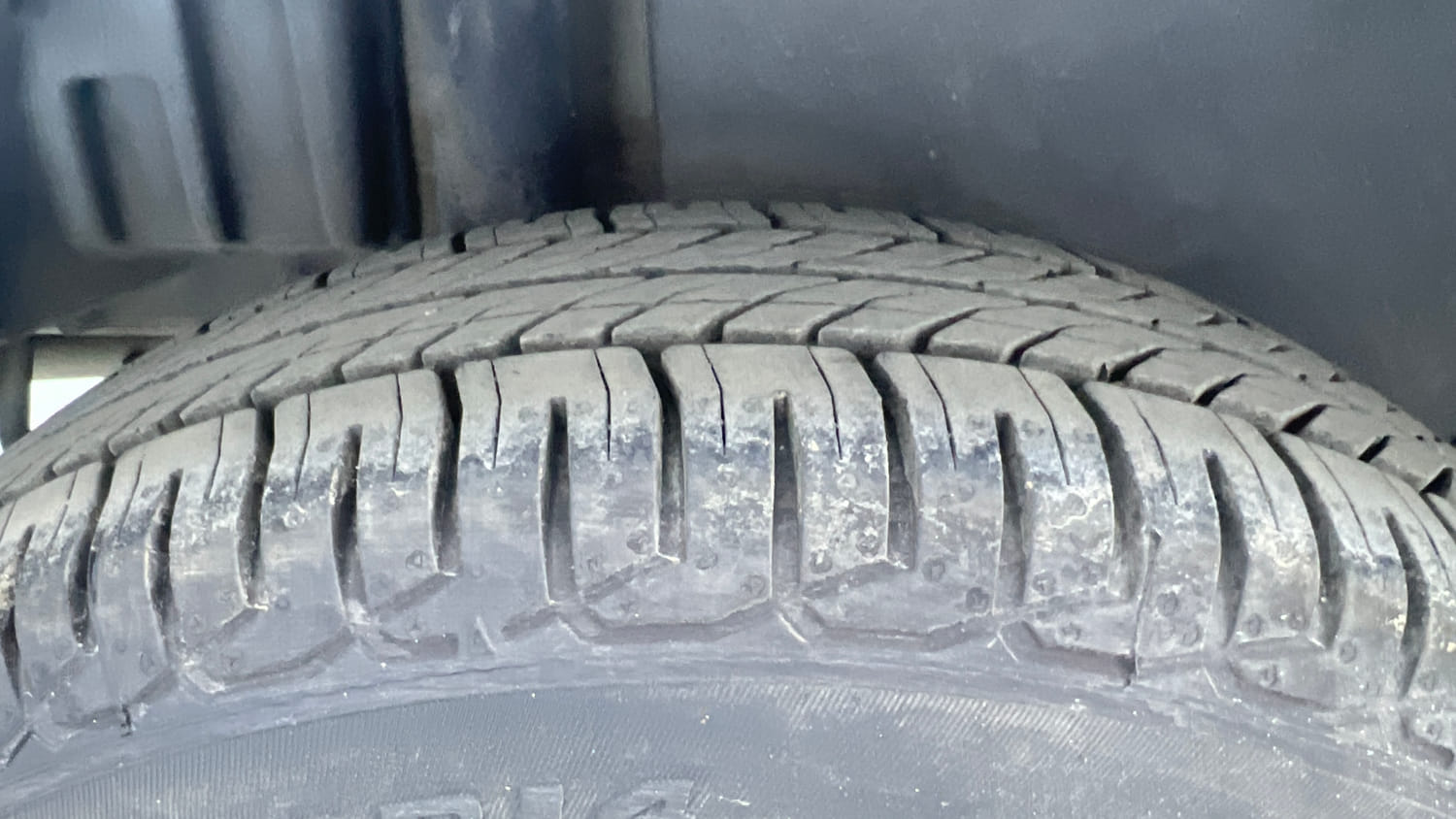 Used 2017 Maruti Suzuki Swift Dzire VXI AT ABS Petrol Automatic tyres RIGHT REAR TYRE TREAD VIEW