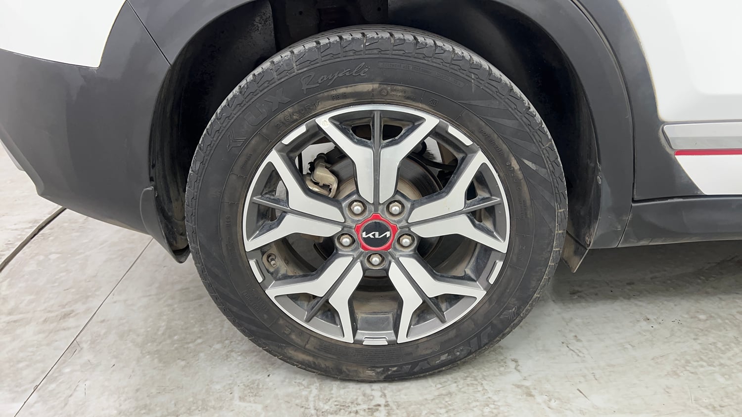 Used 2023 Kia Seltos GTX Plus 1.4 Petrol Manual tyres RIGHT REAR TYRE RIM VIEW