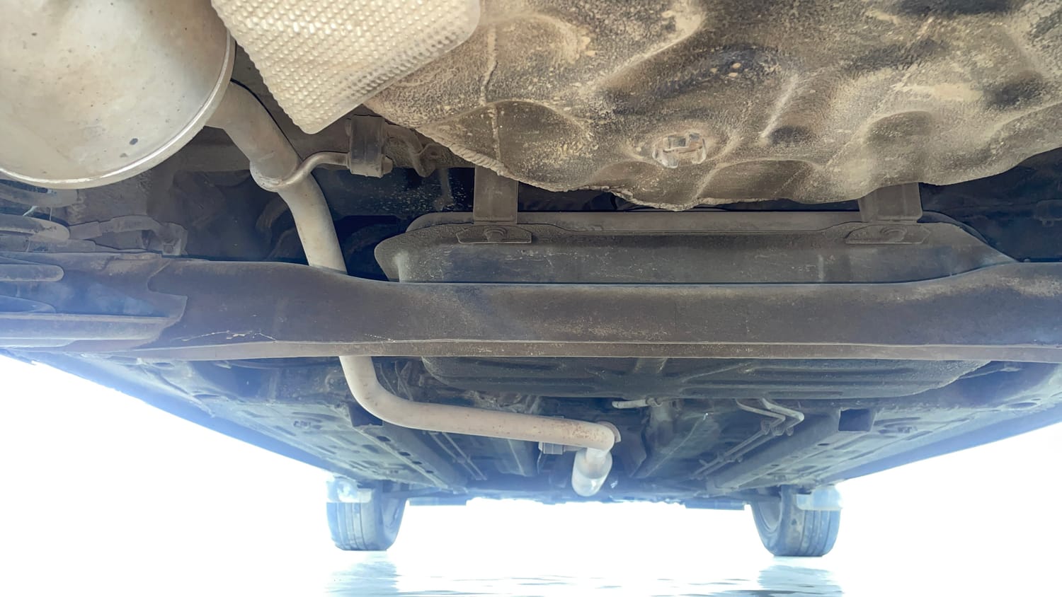 Used 2022 Nissan Magnite XV Premium Turbo CVT Dual Tone Petrol Automatic extra REAR UNDERBODY VIEW (TAKEN FROM REAR)