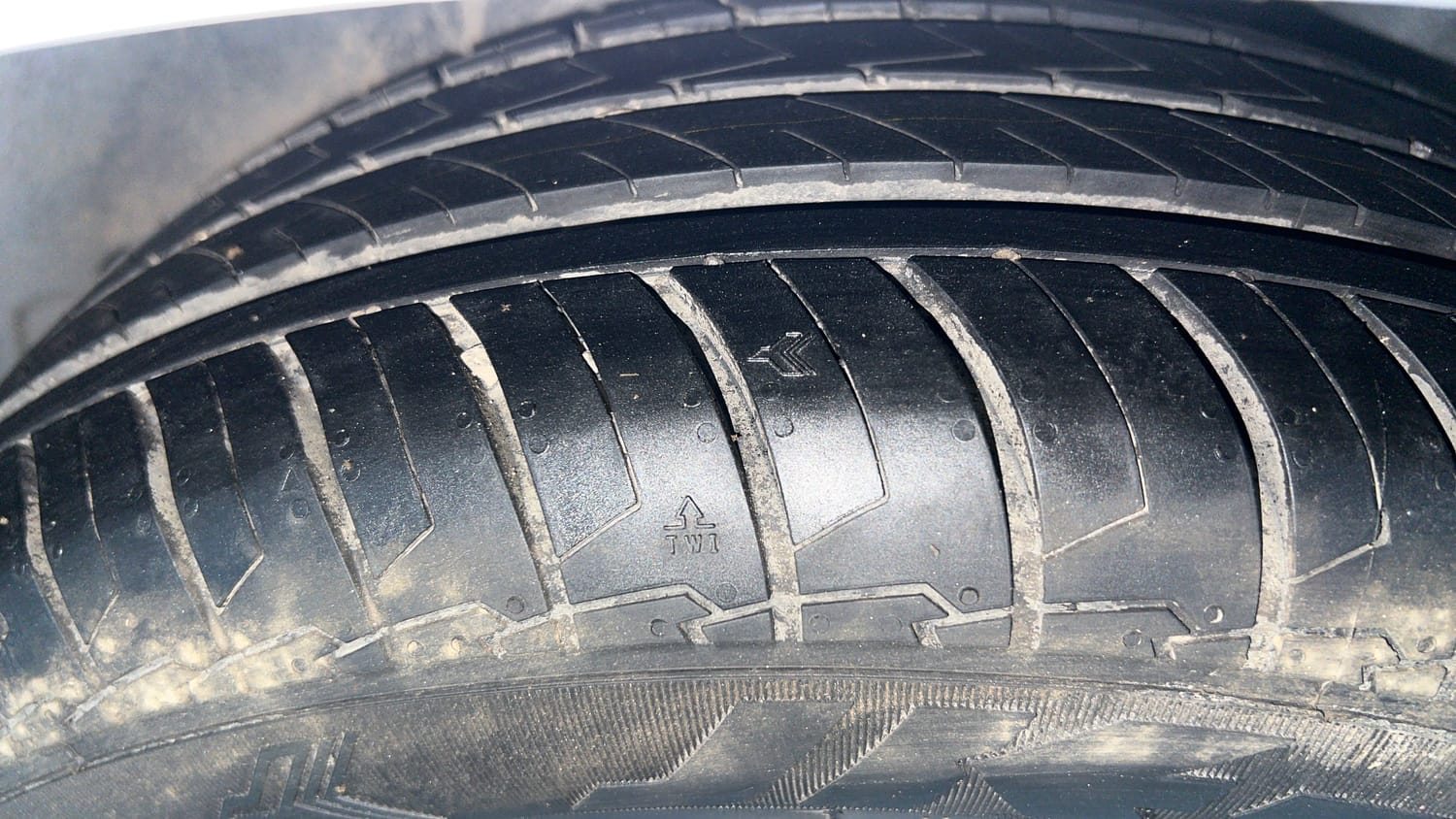 Used 2023 Maruti Suzuki Ciaz Sigma 1.5 Petrol Manual tyres LEFT REAR TYRE TREAD VIEW