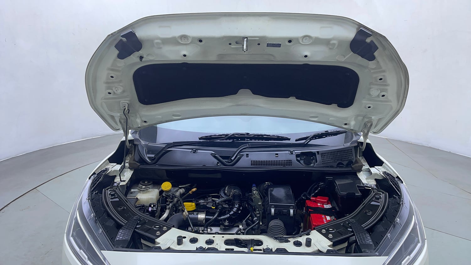 Used 2022 Nissan Magnite XV Premium Turbo CVT Dual Tone Petrol Automatic engine ENGINE & BONNET OPEN FRONT VIEW