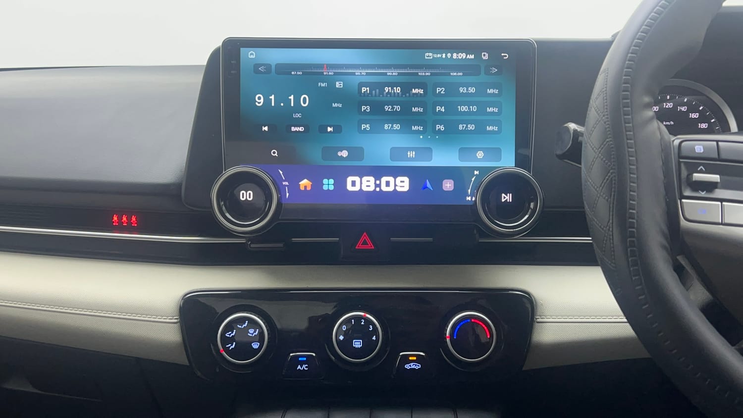 Used 2025 Hyundai Verna EX 1.5 Petrol MT Petrol Manual interior MUSIC SYSTEM & AC CONTROL VIEW