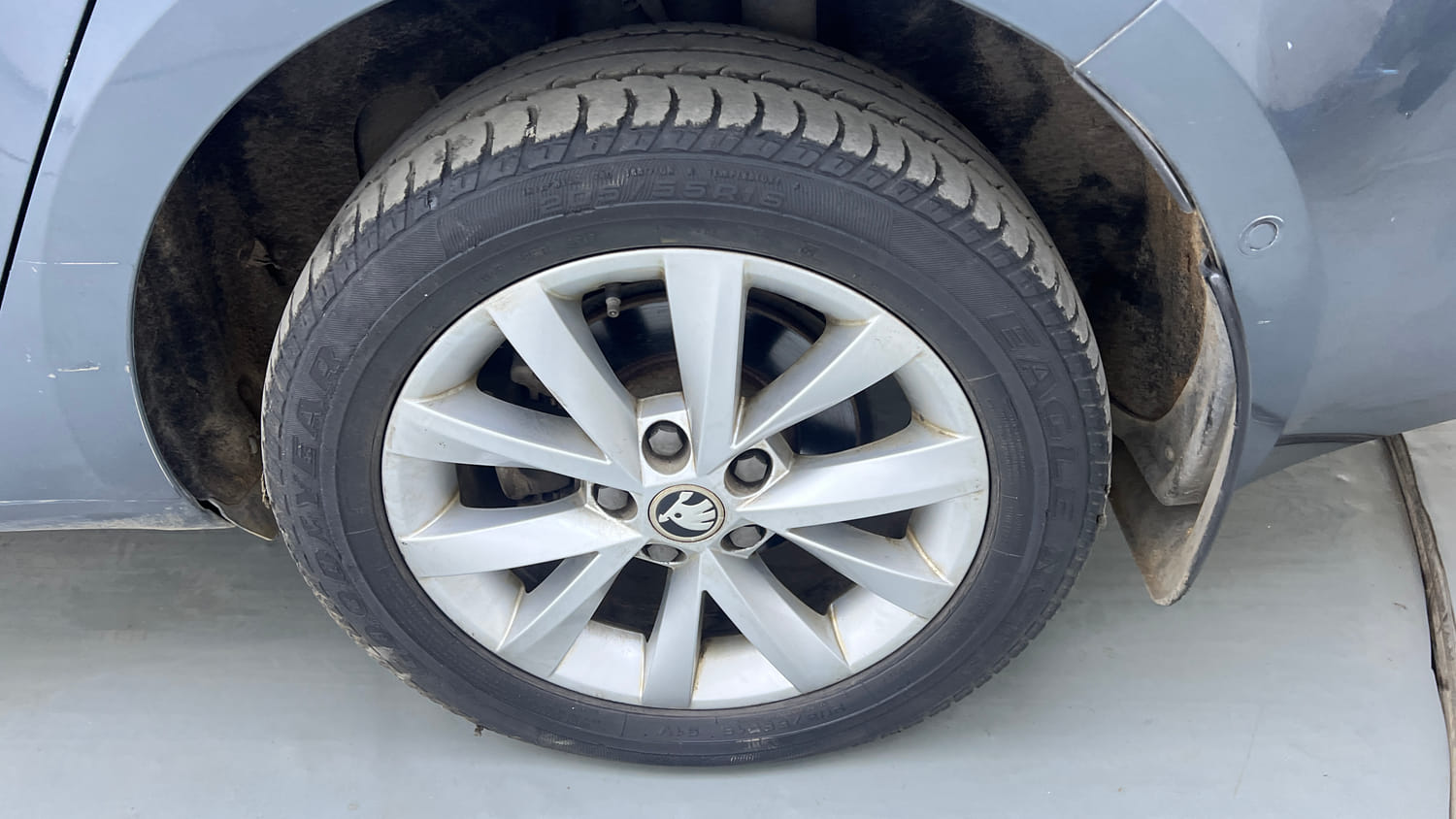 Used 2018 Skoda Octavia 1.8 TSI L&K Petrol Automatic tyres LEFT REAR TYRE RIM VIEW
