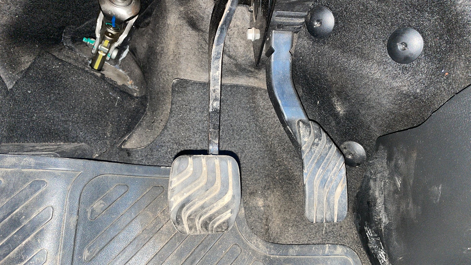 Used 2022 Nissan Magnite XV Premium Turbo CVT Dual Tone Petrol Automatic interior PEDALS VIEW