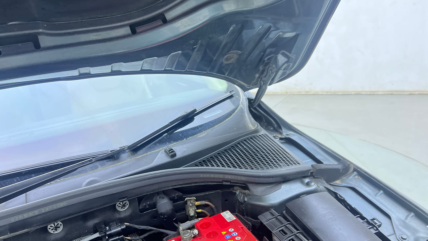 Used 2018 Skoda Octavia 1.8 TSI L&K Petrol Automatic engine ENGINE LEFT SIDE HINGE & APRON VIEW