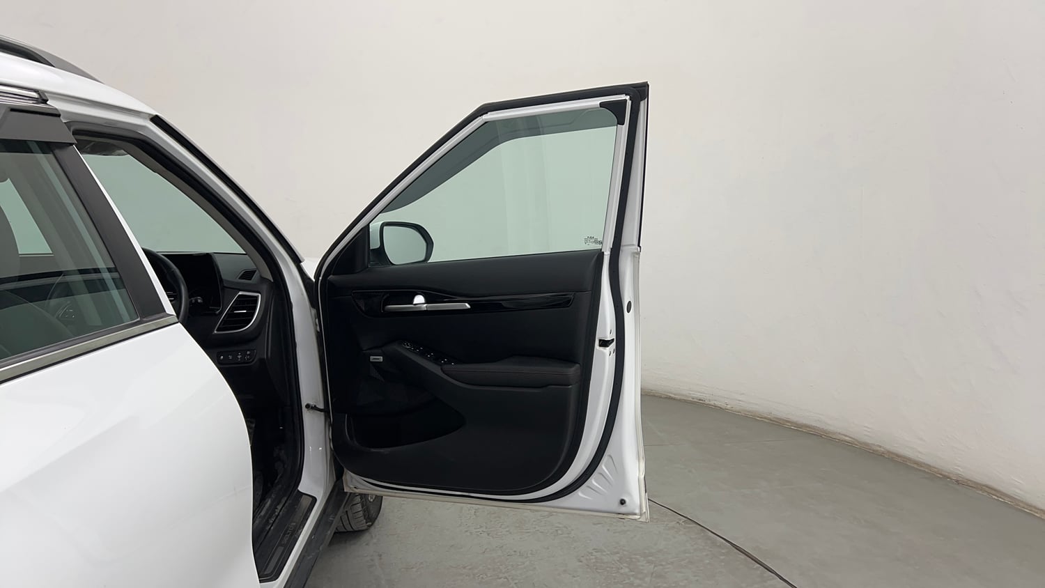 Used 2023 Kia Seltos GTX Plus 1.4 Petrol Manual interior RIGHT FRONT DOOR OPEN VIEW