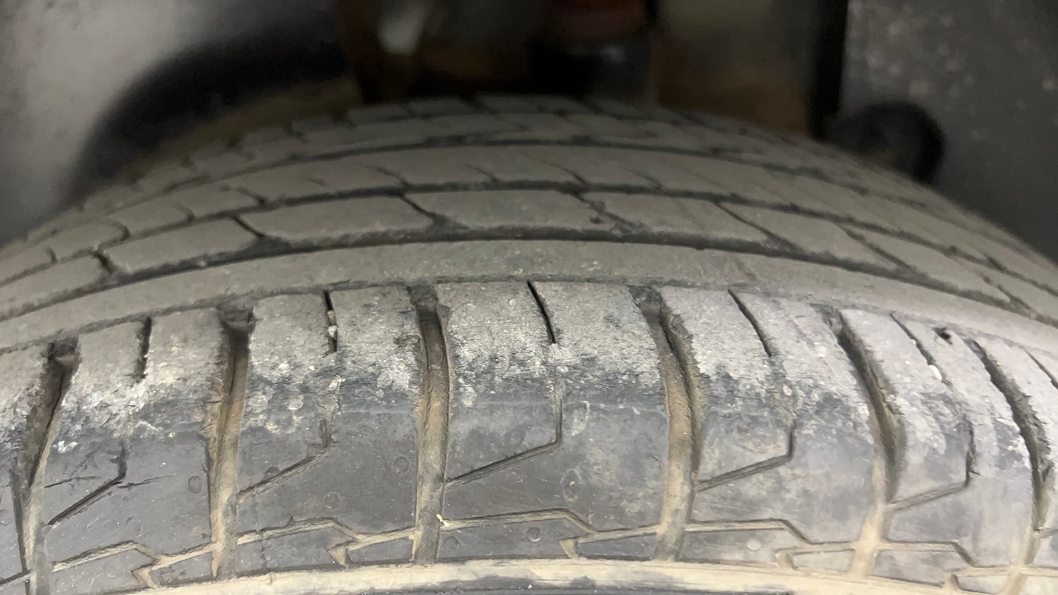 Used 2023 Kia Seltos GTX Plus 1.4 Petrol Manual tyres LEFT REAR TYRE TREAD VIEW