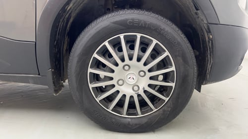 Used 2023 Tata Punch Pure MT Petrol Manual tyres RIGHT FRONT TYRE RIM VIEW