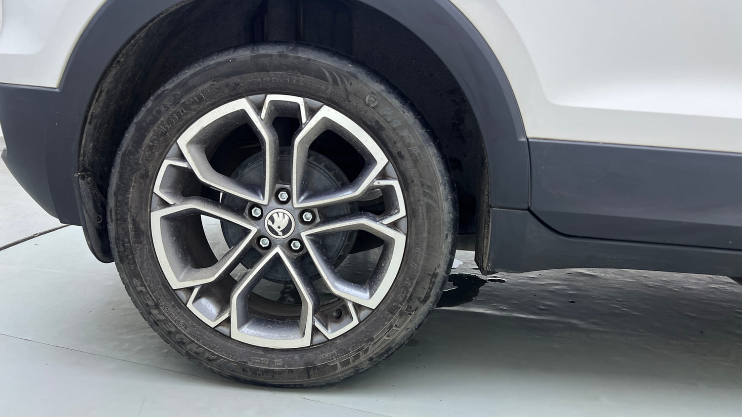 Used 2022 Skoda Kushaq Style 1.5L TSI MT Petrol Manual tyres RIGHT REAR TYRE RIM VIEW
