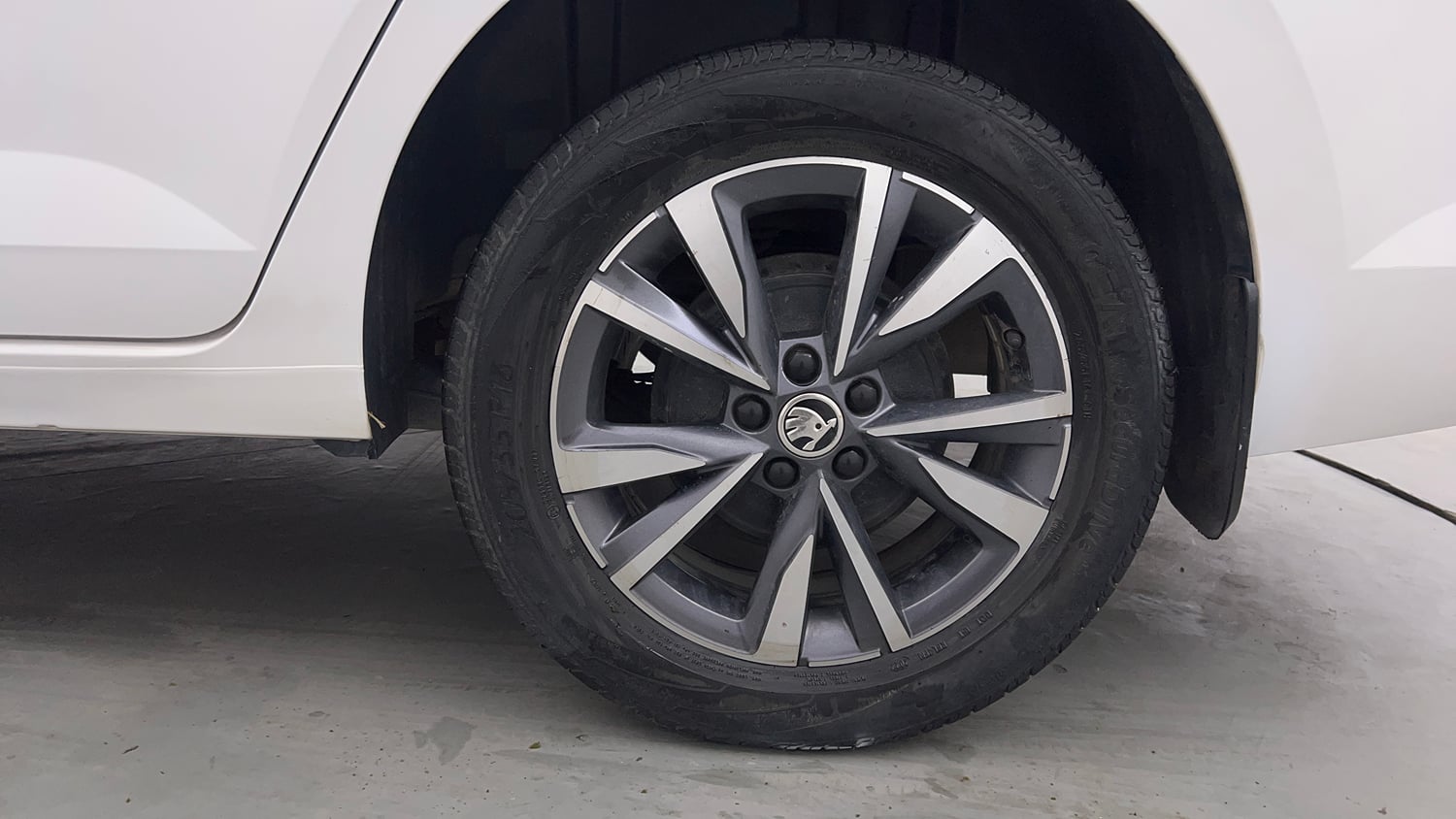 Used 2022 Skoda Slavia Style 1.0L TSI MT Petrol Manual tyres LEFT REAR TYRE RIM VIEW