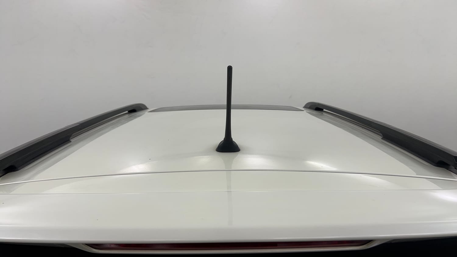 Used 2023 Mahindra XUV 300 W8 (O) 1.2 Petrol Petrol Manual exterior EXTERIOR ROOF VIEW