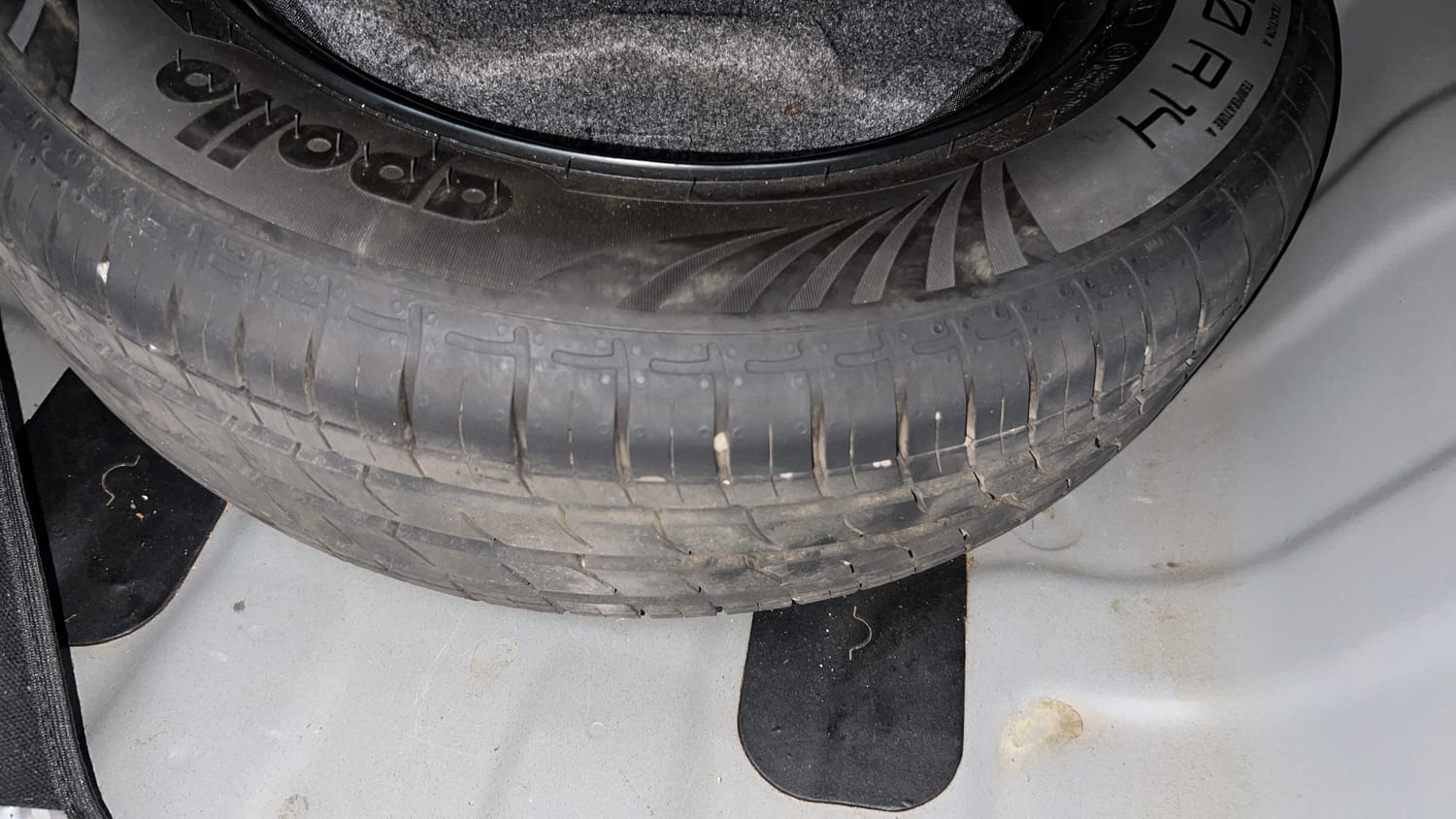Used 2023 Hyundai Aura SX 1.2 CNG Cng Manual tyres SPARE TYRE VIEW