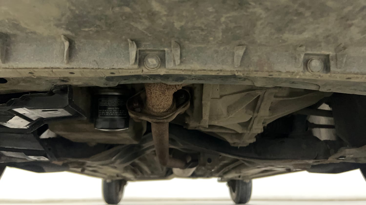 Used 2017 Maruti Suzuki Celerio ZXi AMT Petrol Automatic extra FRONT LEFT UNDERBODY VIEW
