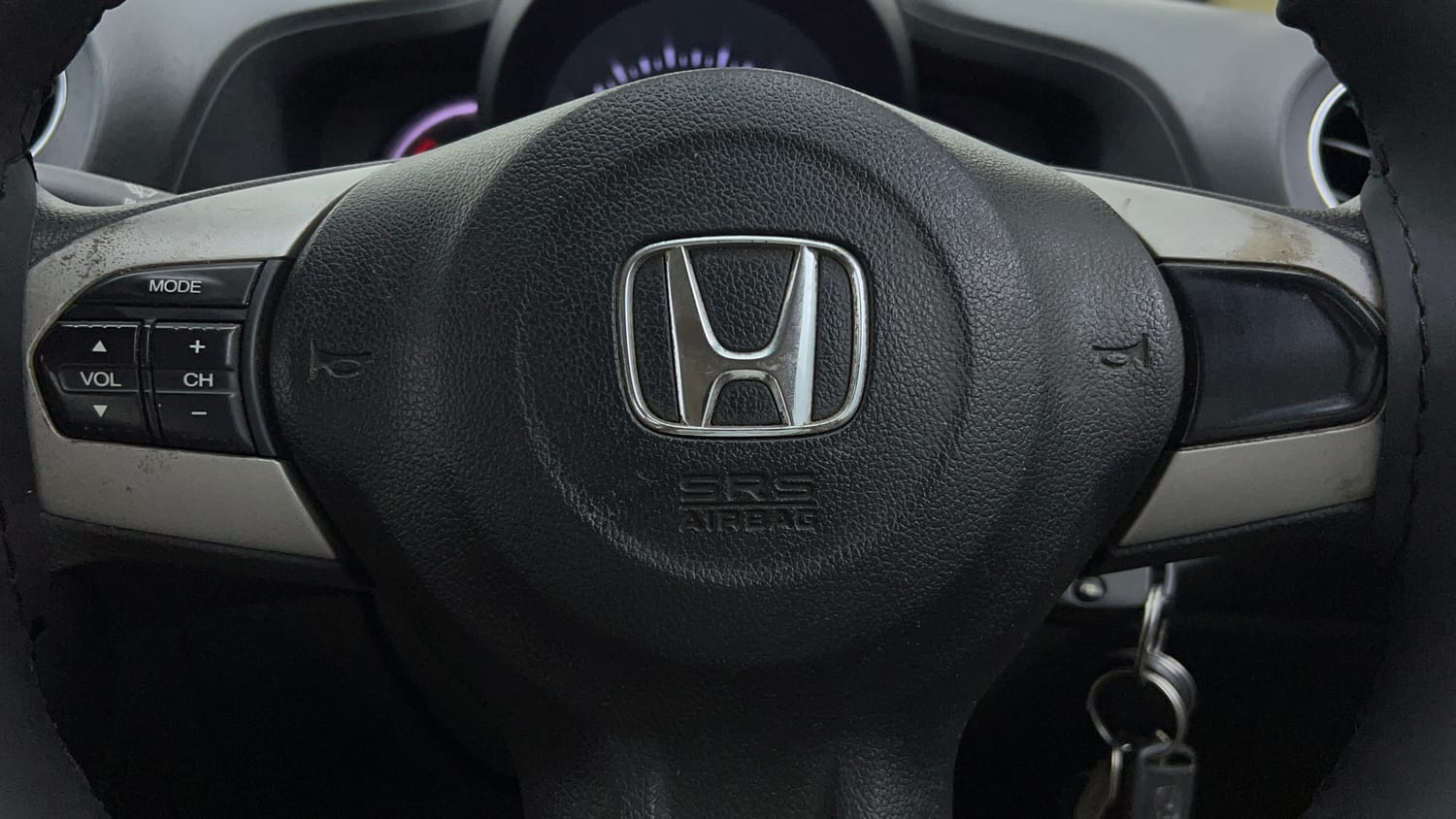 Used 2015 Honda Amaze 1.2 VX i-VTEC Petrol Manual top_features Steering mounted controls