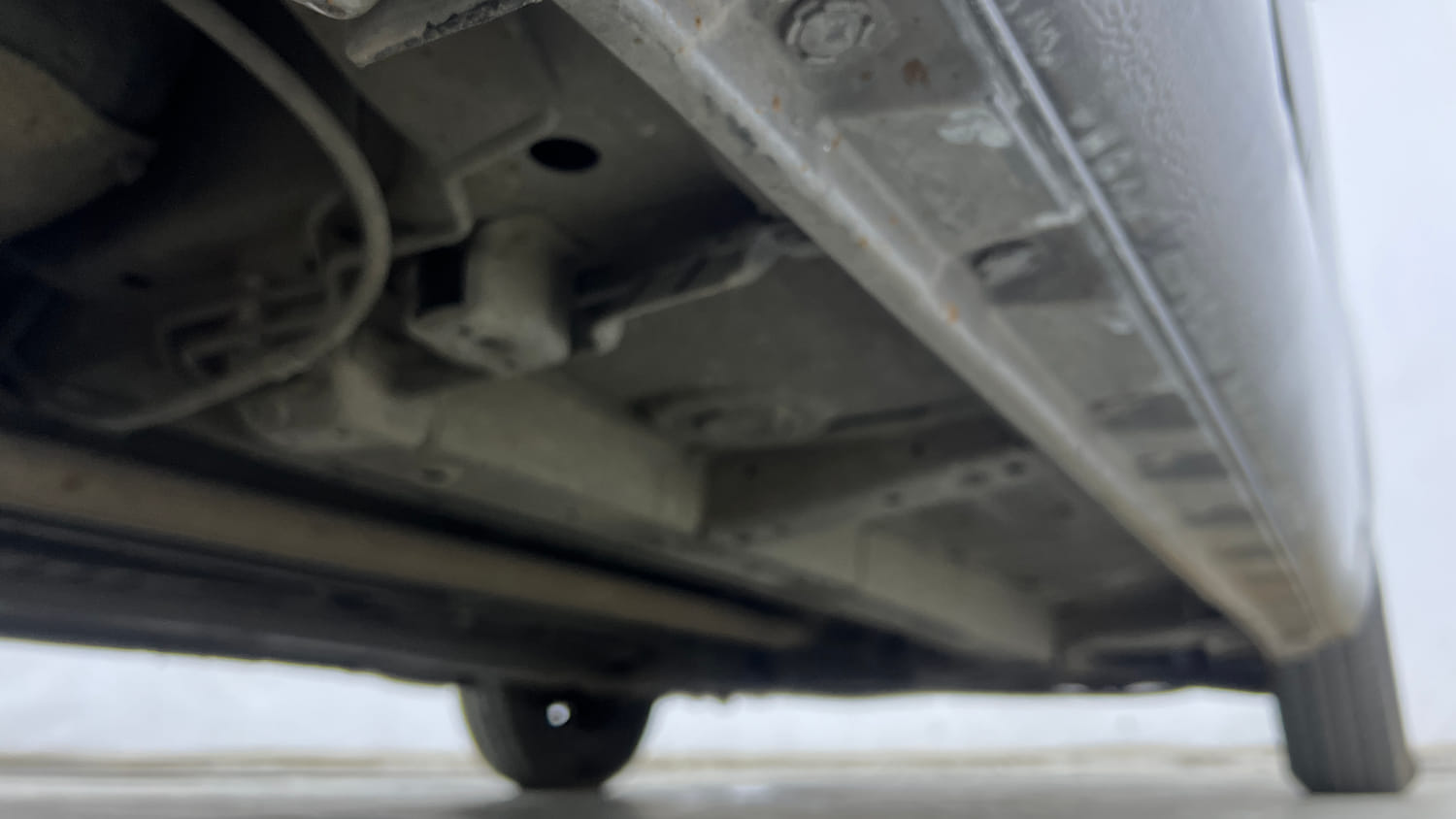 Used 2013 Maruti Suzuki Swift LDi Diesel Manual extra REAR RIGHT UNDERBODY VIEW