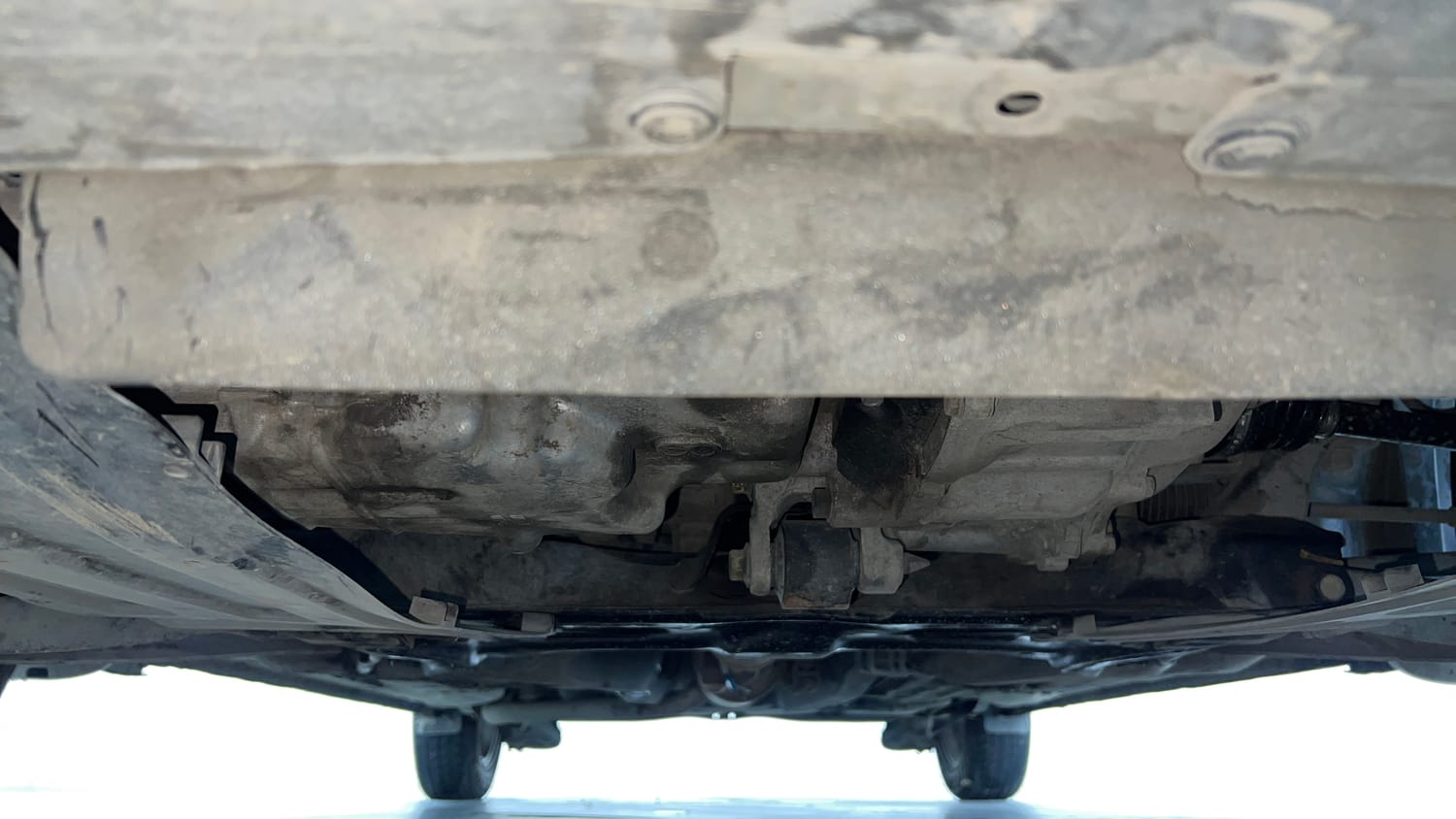 Used 2015 Honda Amaze 1.2 VX i-VTEC Petrol Manual extra FRONT LEFT UNDERBODY VIEW