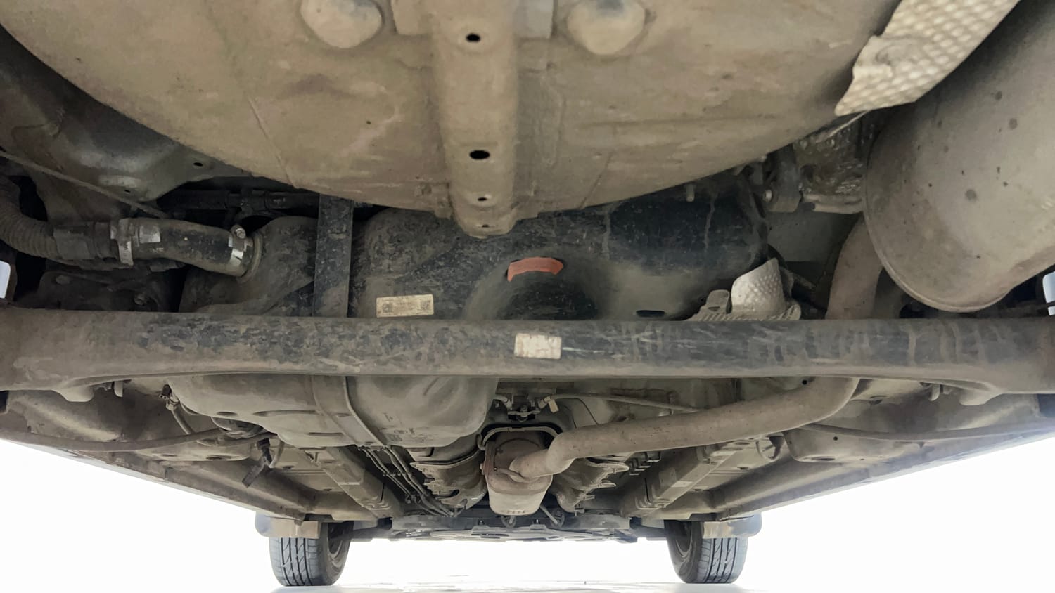 Used 2023 Mahindra XUV 300 W8 (O) 1.2 Petrol Petrol Manual extra REAR UNDERBODY VIEW (TAKEN FROM REAR)