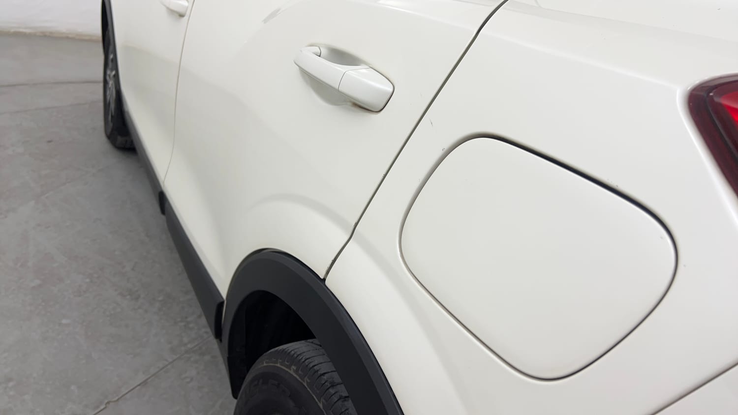 Used 2023 Mahindra XUV 300 W8 (O) 1.2 Petrol Petrol Manual dents MINOR SCRATCH