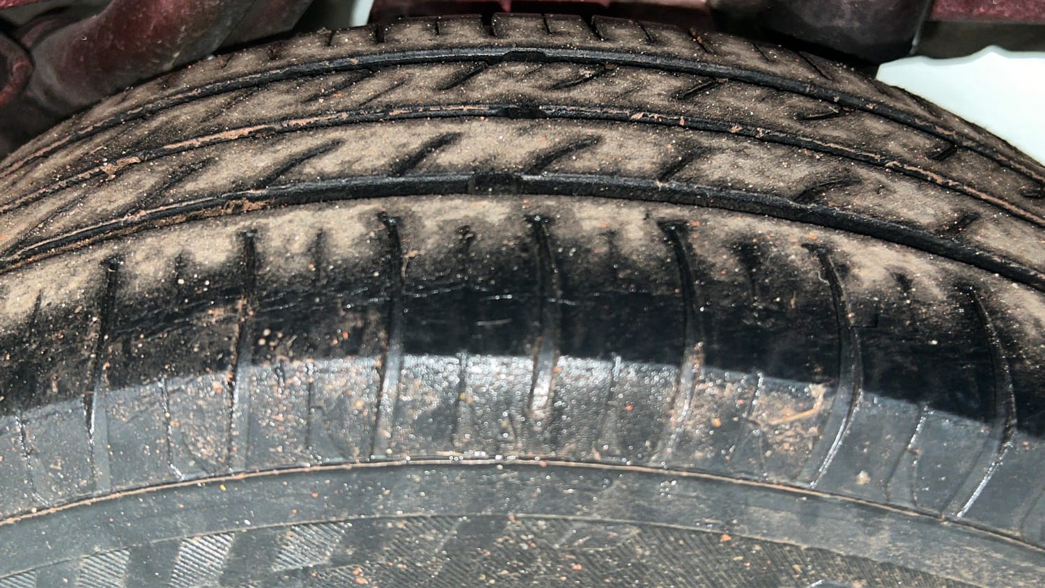 Used 2018 Mahindra KUV100 NXT K4 Plus 6 STR Petrol Manual tyres LEFT REAR TYRE TREAD VIEW