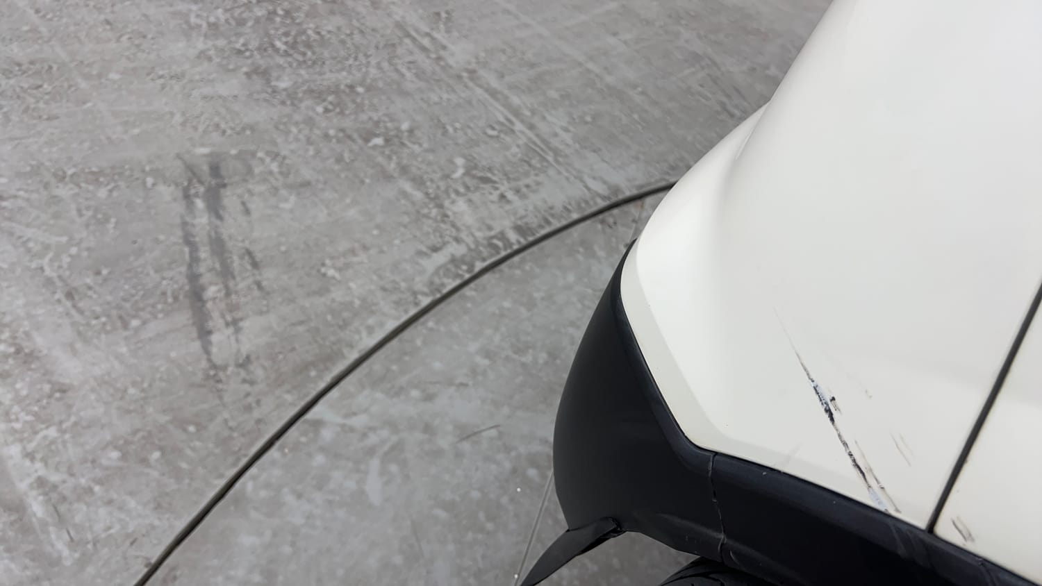 Used 2023 Mahindra XUV 300 W8 (O) 1.2 Petrol Petrol Manual dents MINOR SCRATCH