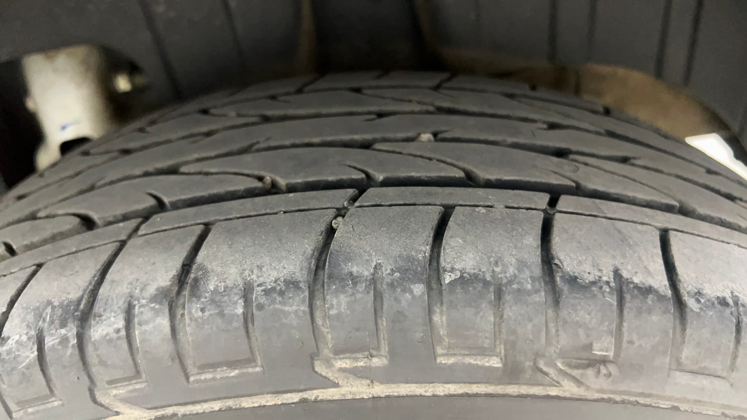 Used 2023 Mahindra XUV 300 W8 (O) 1.2 Petrol Petrol Manual tyres LEFT REAR TYRE TREAD VIEW