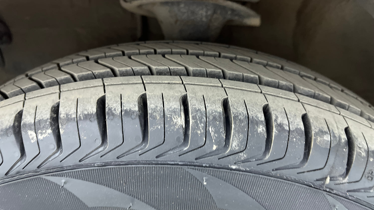 Used 2012 Hyundai i10 Sportz 1.2 AT Kappa2 Petrol Automatic tyres LEFT FRONT TYRE TREAD VIEW