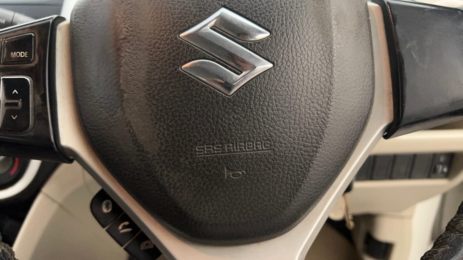 Used 2017 Maruti Suzuki Celerio ZXi AMT Petrol Automatic top_features Airbags