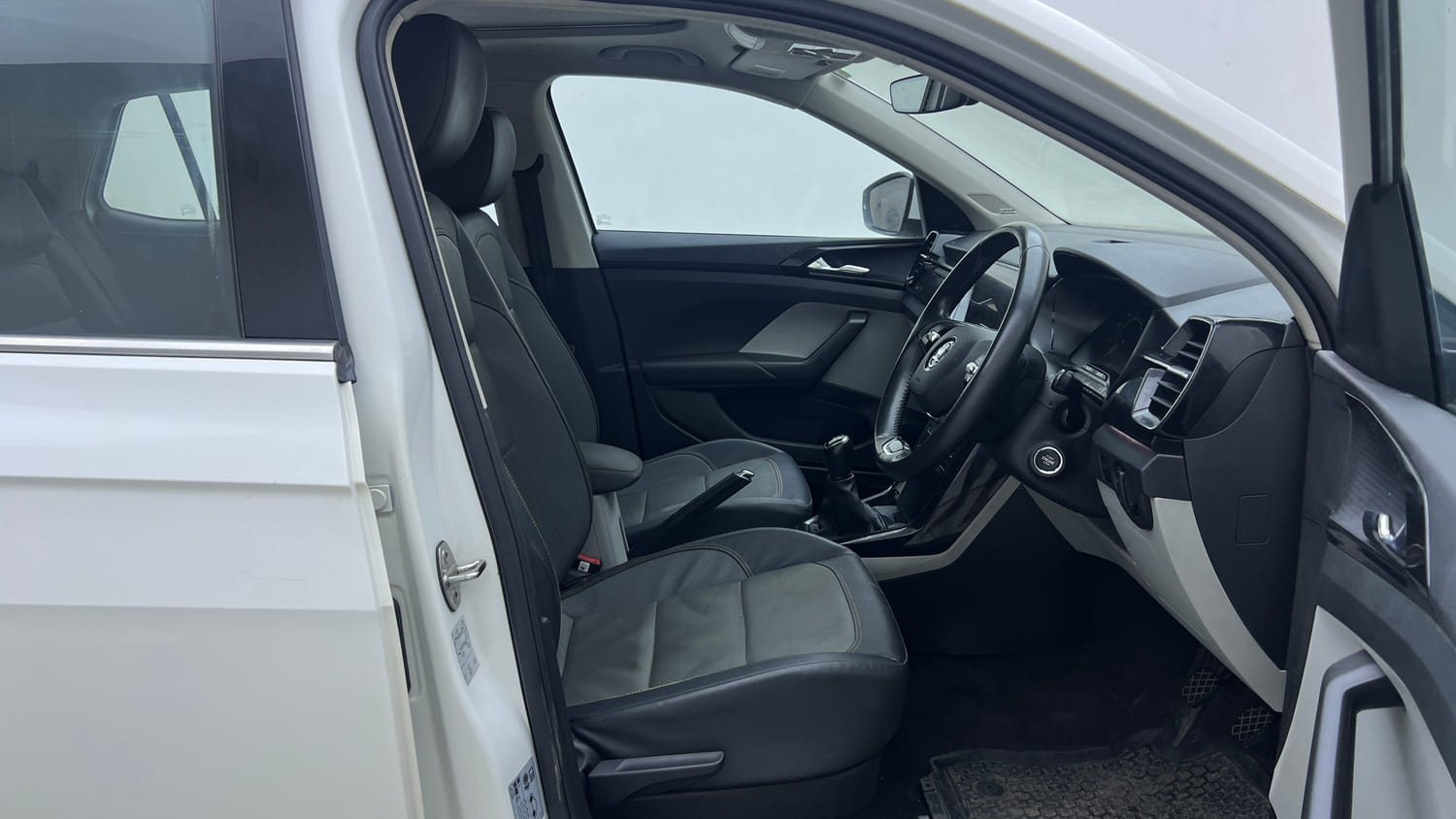 Used 2022 Skoda Kushaq Style 1.5L TSI MT Petrol Manual interior RIGHT SIDE FRONT DOOR CABIN VIEW