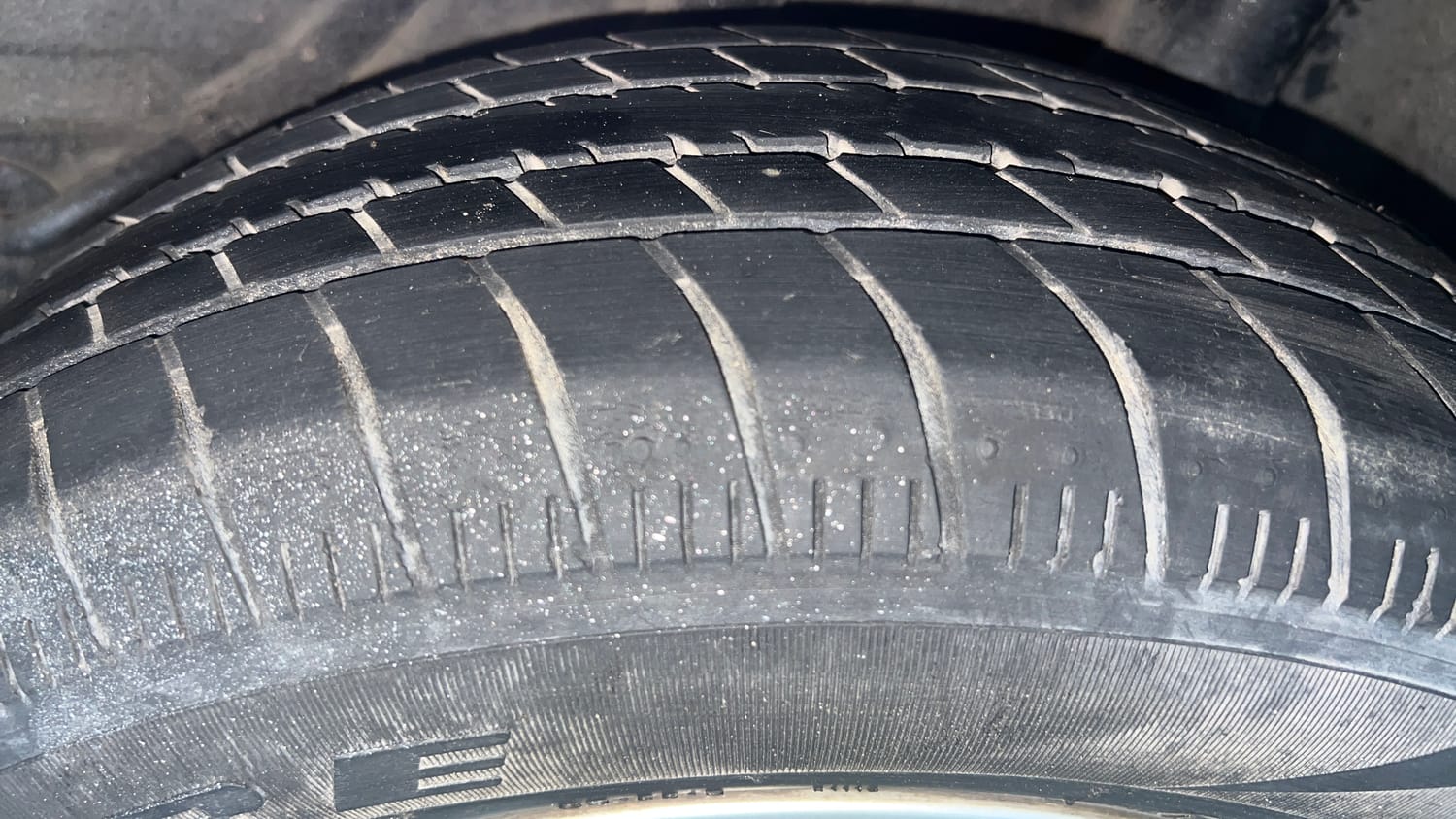Used 2015 Honda Amaze 1.2 VX i-VTEC Petrol Manual tyres LEFT REAR TYRE TREAD VIEW