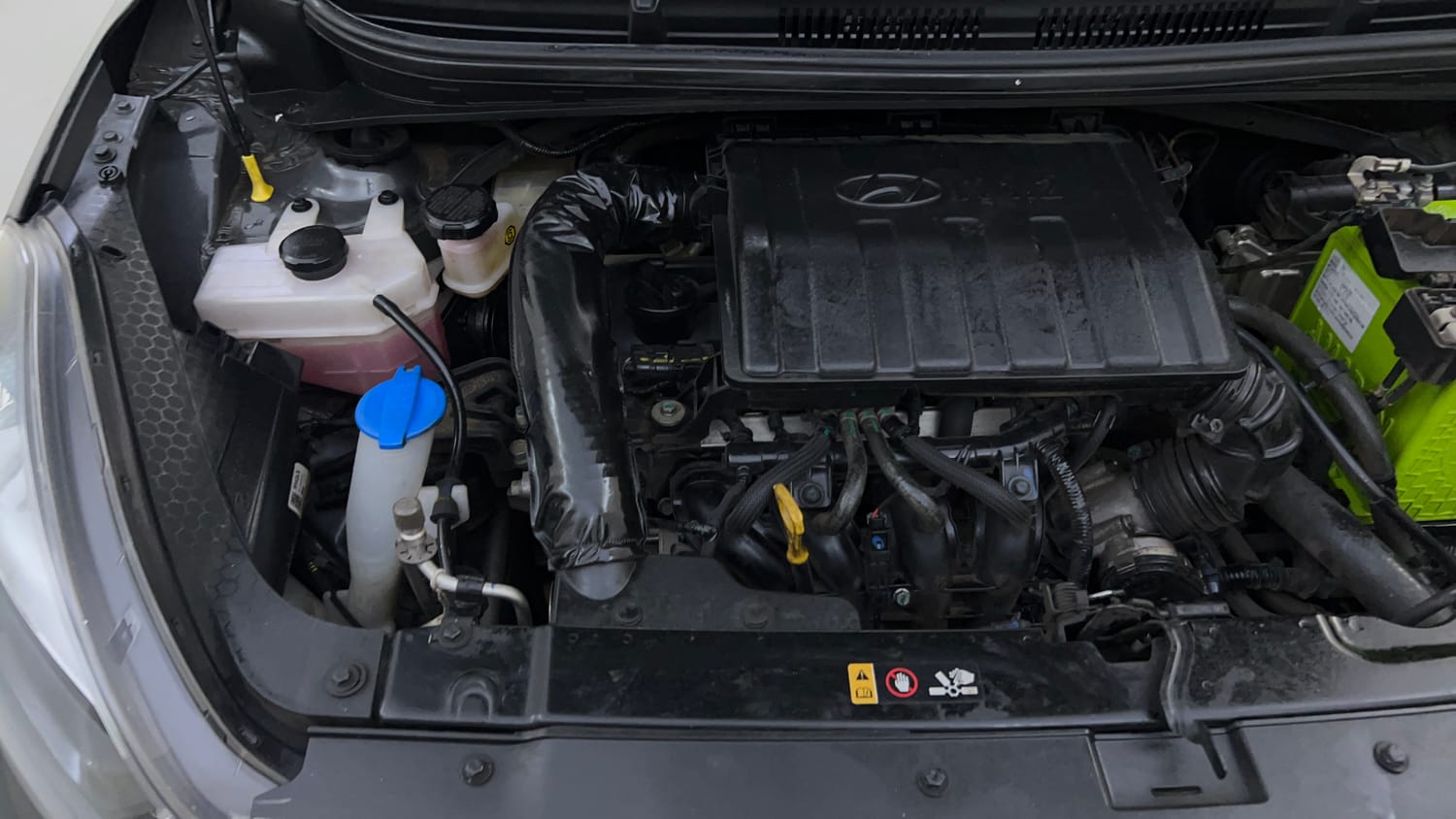 Used 2023 Hyundai Aura SX 1.2 CNG Cng Manual engine ENGINE RIGHT SIDE VIEW