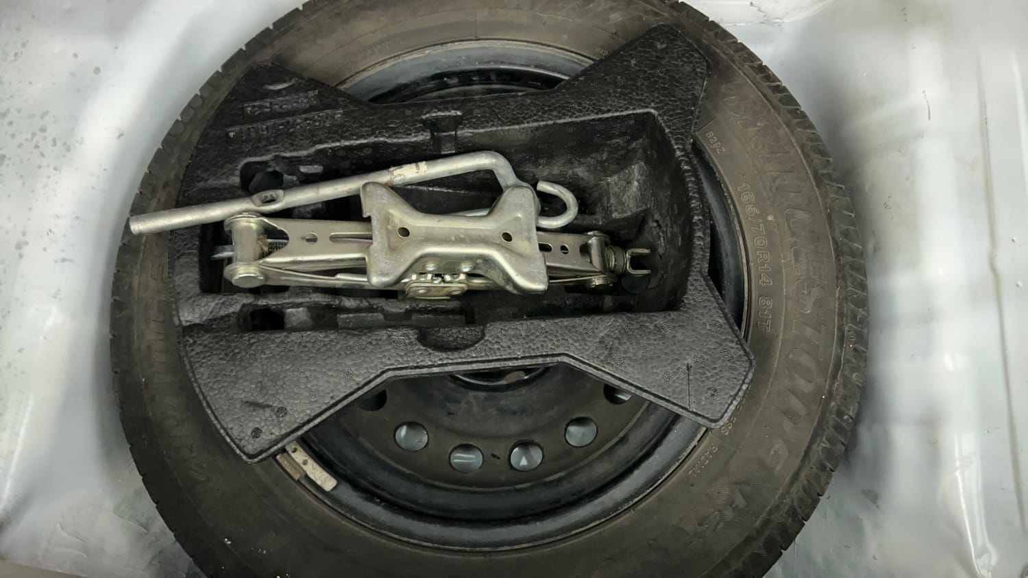 Used 2017 Maruti Suzuki Celerio ZXi AMT Petrol Automatic tyres SPARE TYRE VIEW