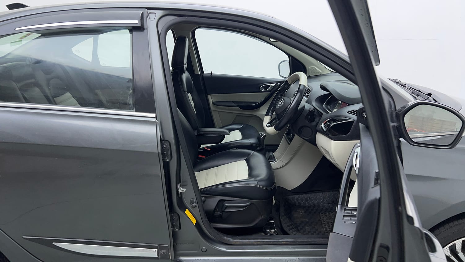 2022 Tata Tigor XZ Plus CNG-17