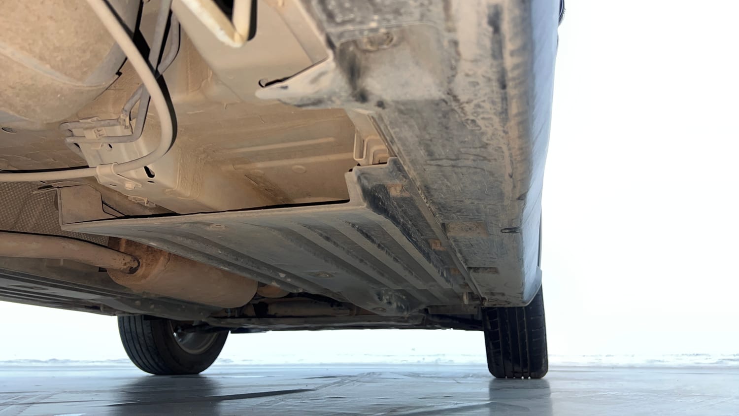 Used 2023 Toyota Urban Cruiser Hyryder V Hybrid Hybrid Automatic extra REAR RIGHT UNDERBODY VIEW